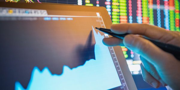 Analyse von Kursen als Metapher für "IRRBB – Regulatorische Neuerungen durch CRD V, CRR II und die EBA"